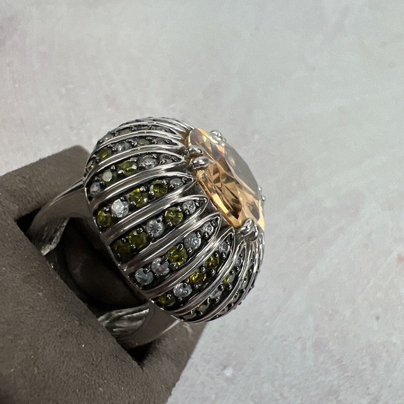 Large Statement Ring Costume Bold Yellow Mob Wife Modern - Picture 3 of 10